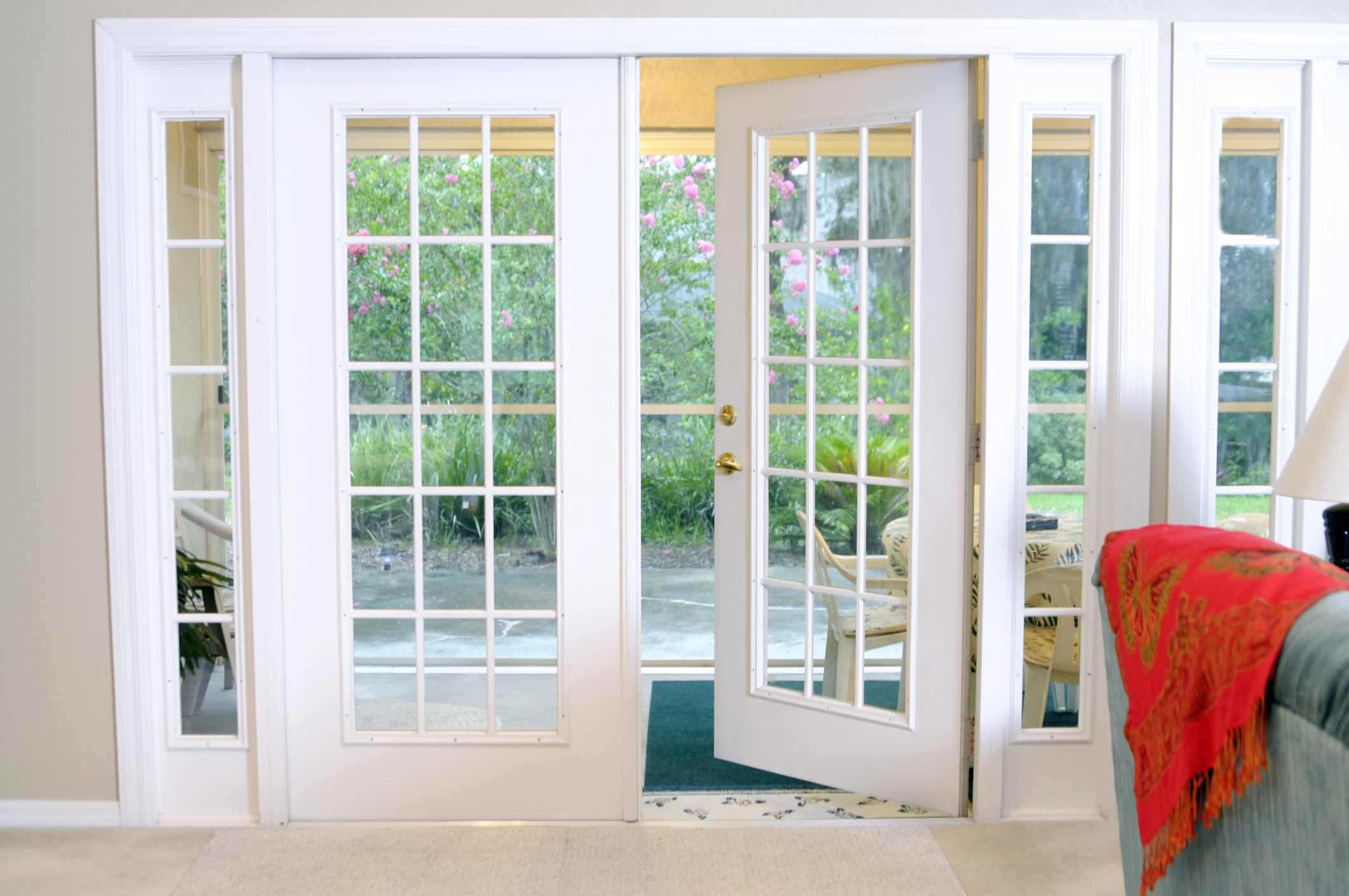 A double doors with glass panes